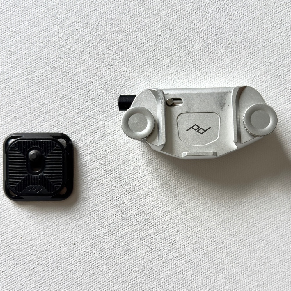 Peak Design Capture Clip (Silver) + FREE Standard Plate ($20 Value)